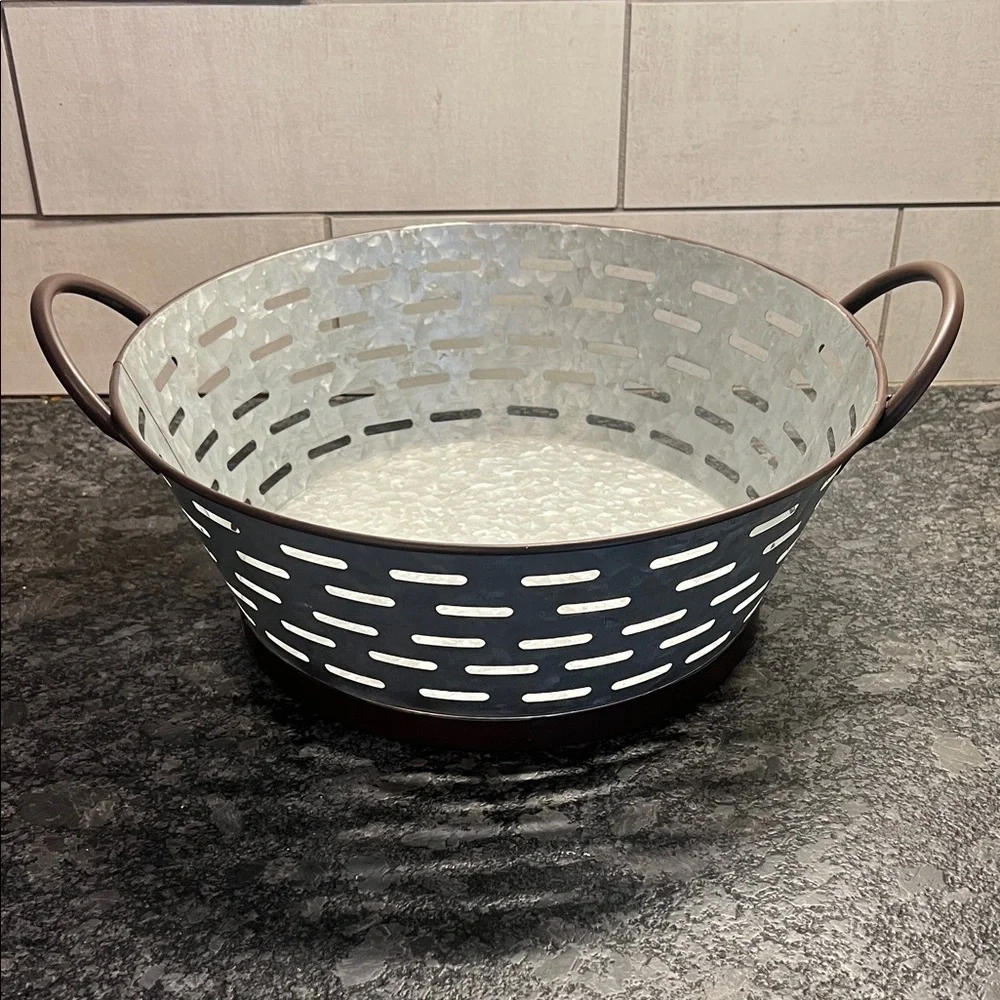 Metal Basket with Handles 12x4-3/4. New with tags. Primitive decor